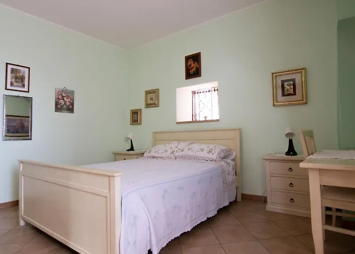 度假居 Vacanze La Venere 罗卡伊恩佩里亚莱